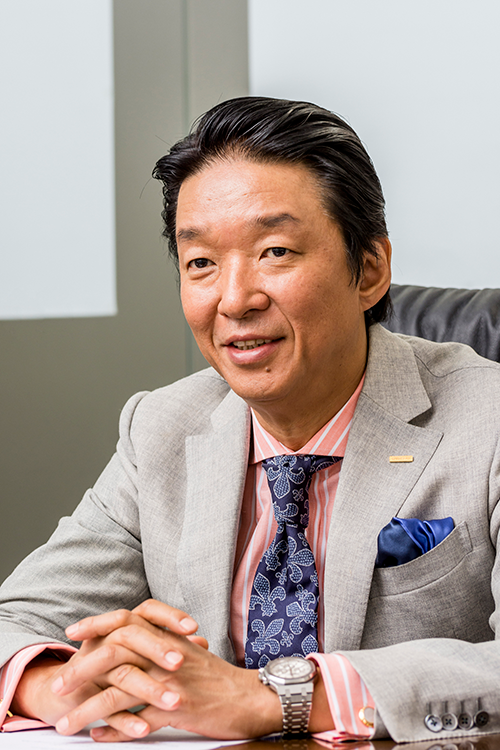 名越 隆昭　社長